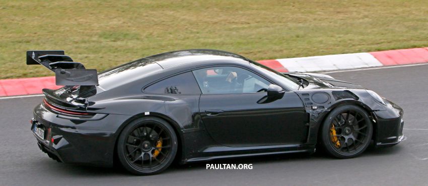 SPIED: 992 Porsche 911 GT3 RS goes track testing 1194371