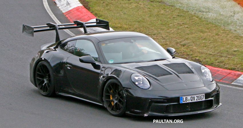 SPIED: 992 Porsche 911 GT3 RS goes track testing 1194368