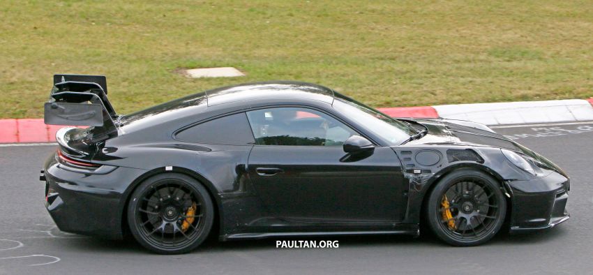 SPIED: 992 Porsche 911 GT3 RS goes track testing 1194370