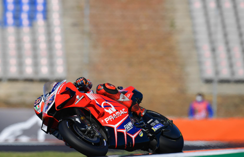 2020 MotoGP: Oliveira takes final win of the season 1214931