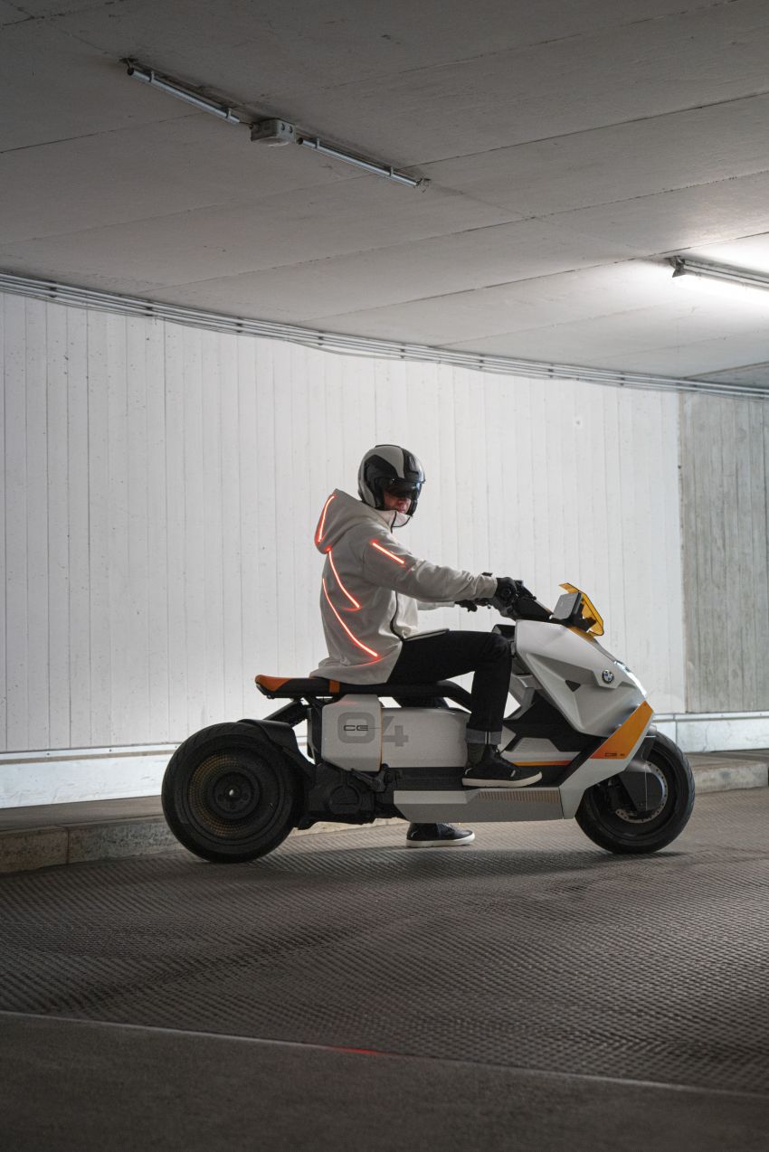 BMW Motorrad introduces Definition CE 04 e-scooter 1208043