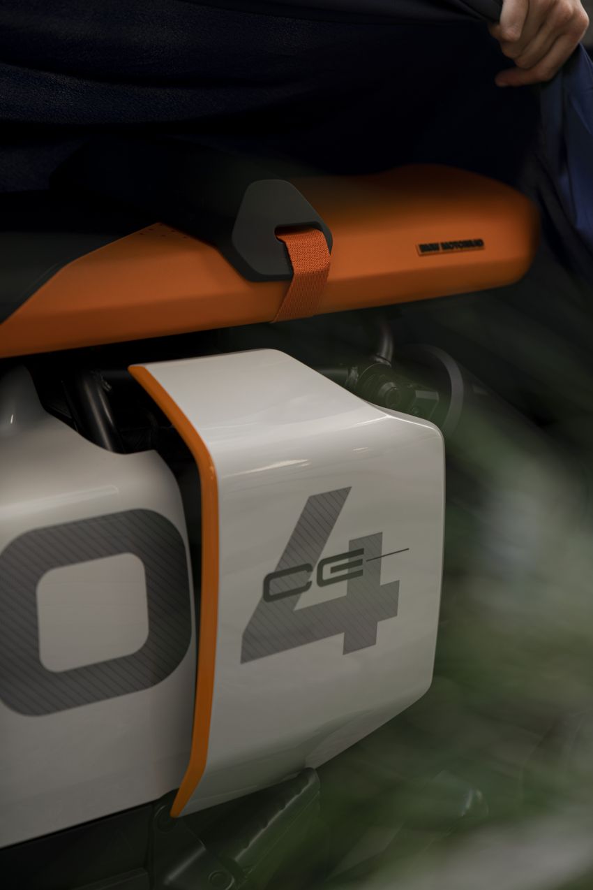BMW Motorrad introduces Definition CE 04 e-scooter 1208047