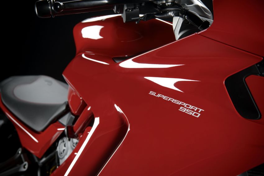Ducati Supersport 2021 guna panel badan, lampu baru 1213305