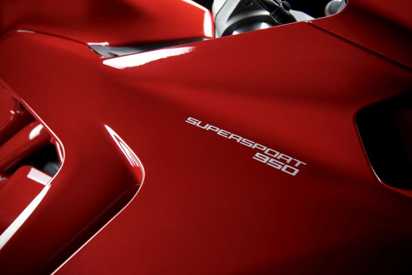 Ducati Supersport 2021 guna panel badan, lampu baru 1213299