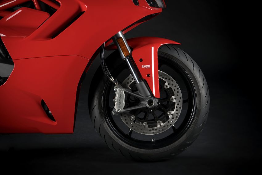 Ducati Supersport 2021 guna panel badan, lampu baru 1213290