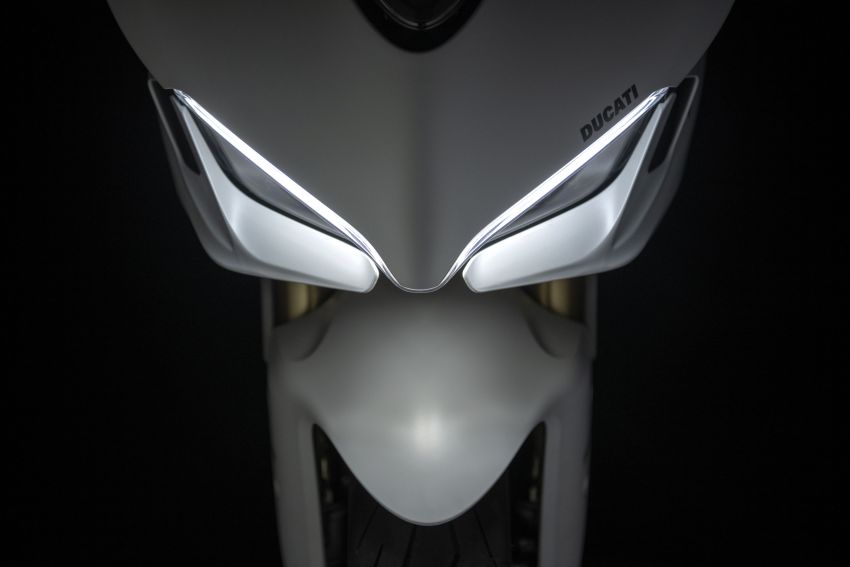 Ducati Supersport 2021 guna panel badan, lampu baru 1213416