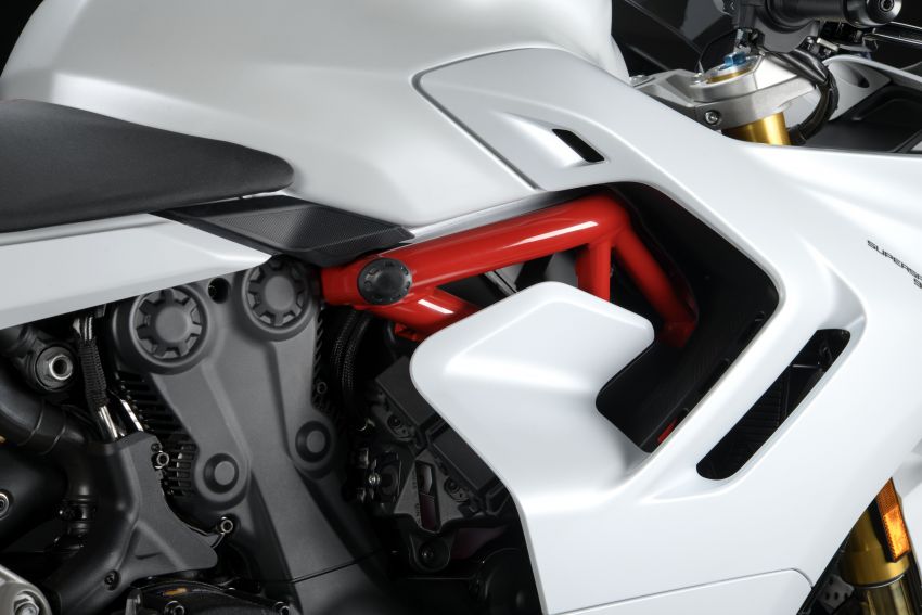Ducati Supersport 2021 guna panel badan, lampu baru 1213388