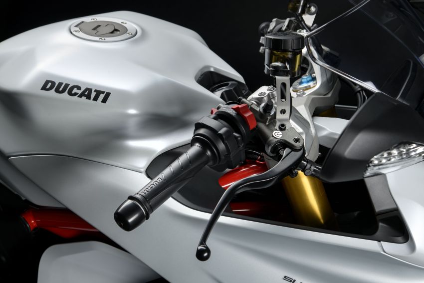 Ducati Supersport 2021 guna panel badan, lampu baru 1213383