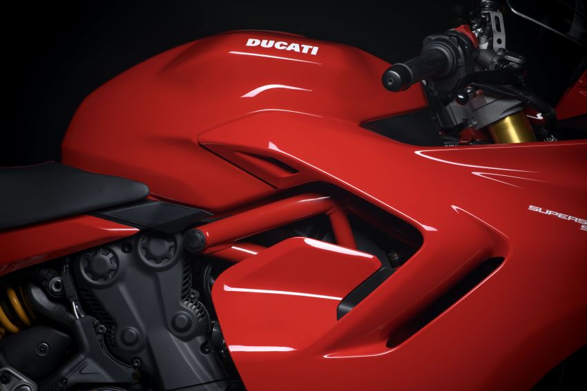 Ducati Supersport 2021 guna panel badan, lampu baru 1213341