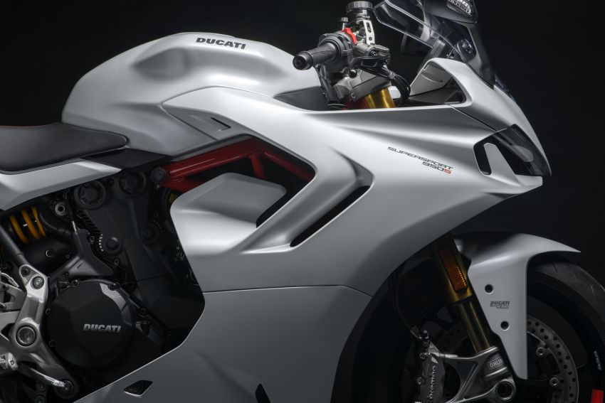 Ducati Supersport 2021 guna panel badan, lampu baru 1213365