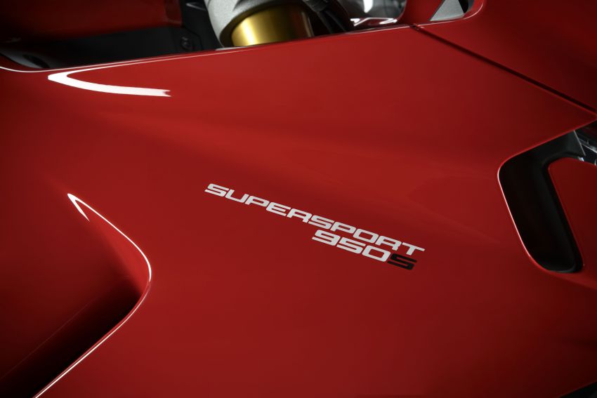 Ducati Supersport 2021 guna panel badan, lampu baru 1213339