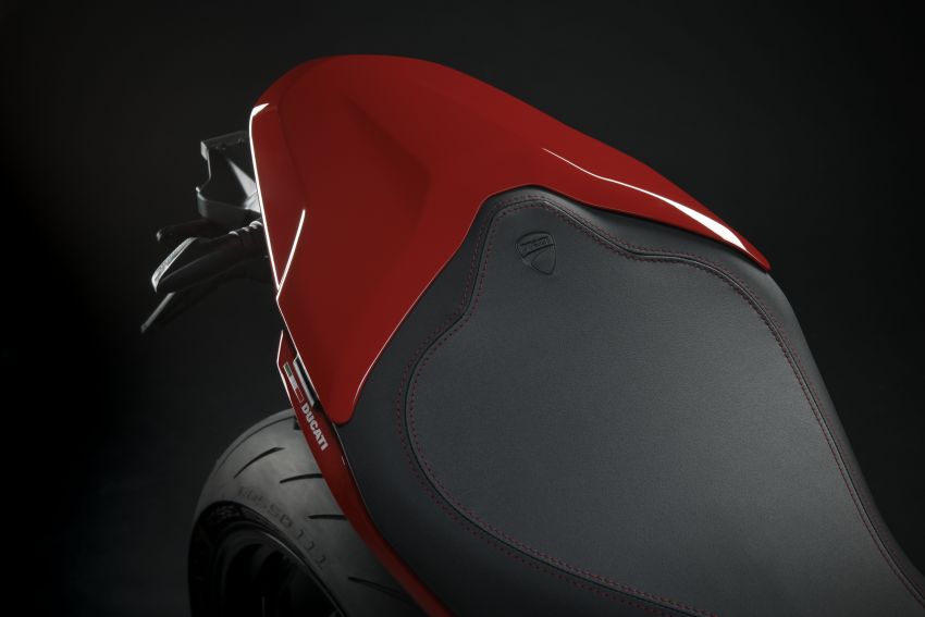 Ducati Supersport 2021 guna panel badan, lampu baru 1213337