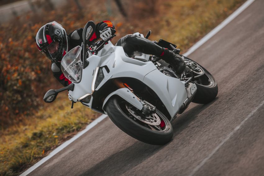2021 Ducati SuperSport 950 – new fairing, new lights 1213112