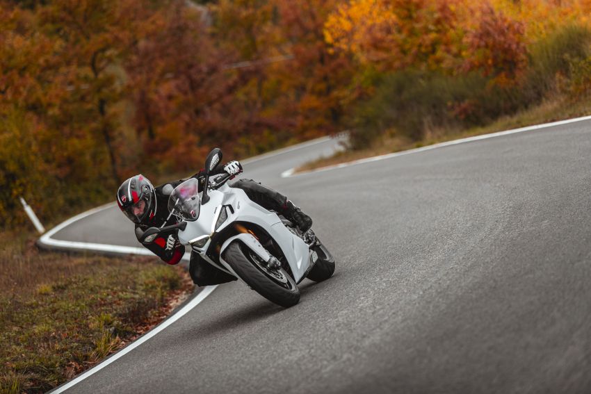 2021 Ducati SuperSport 950 – new fairing, new lights 1213119