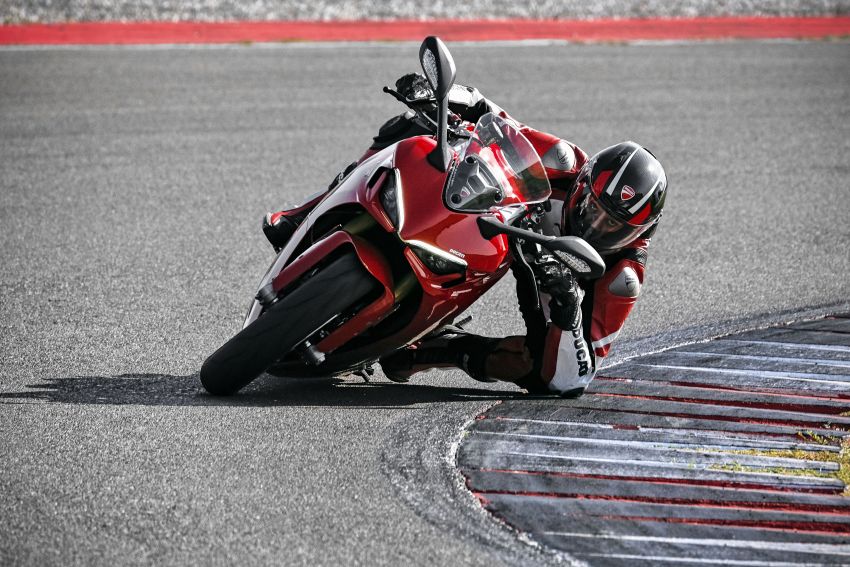 2021 Ducati SuperSport 950 – new fairing, new lights 1213122