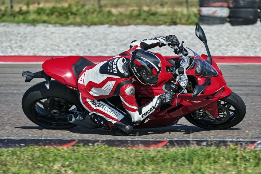 2021 Ducati SuperSport 950 – new fairing, new lights 1213126