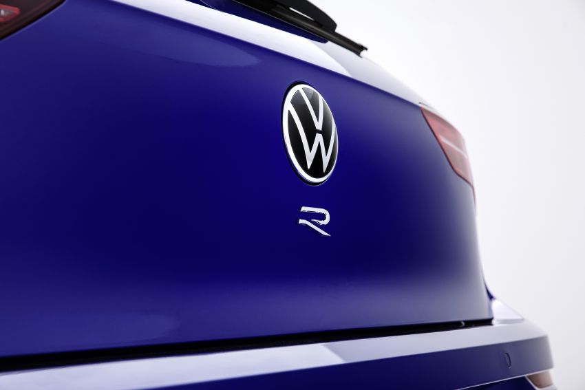 Volkswagen Golf R Mk8 teased – to get over 330 PS? 1202101