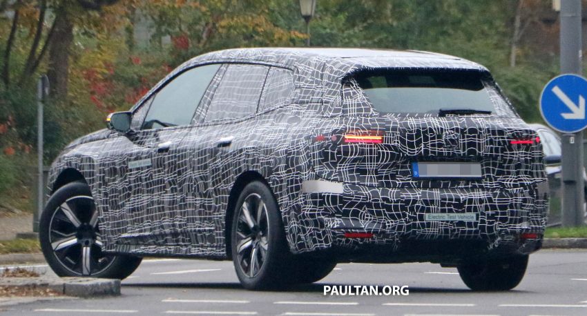 SPIED: BMW iX electric SUV – production interior seen Image #1206608