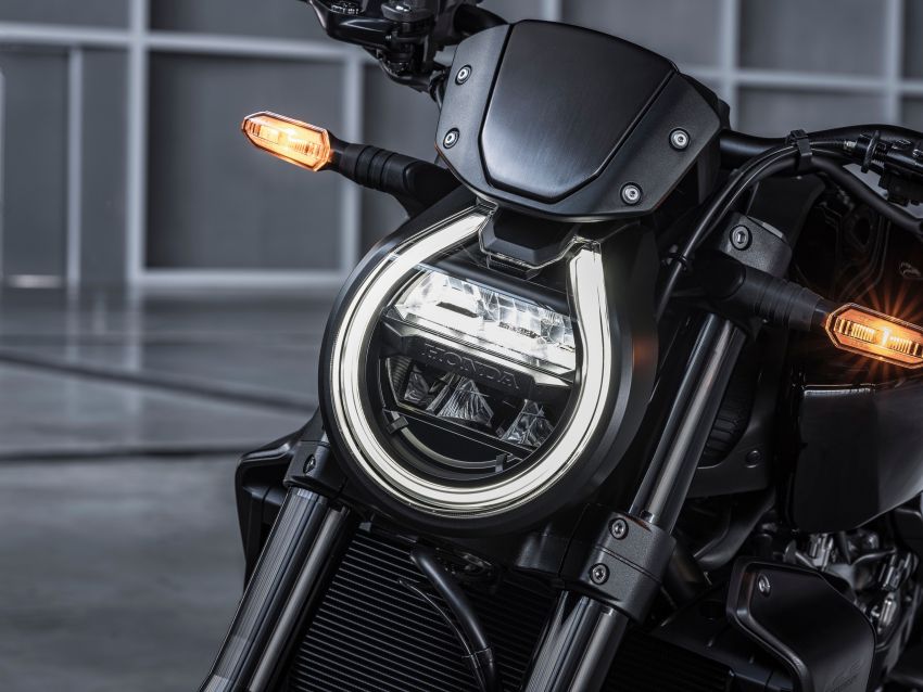 2021 Honda CB1000R model update – now comes with LCD screen, new wheels, headlight, Black Edition Image #1209211