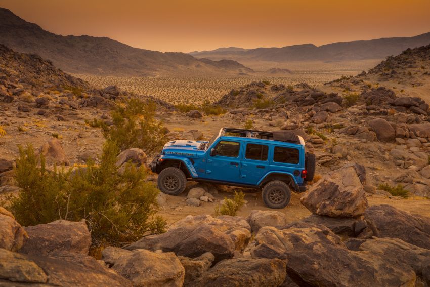 Jeep Wrangler Rubicon 392 debuts – 6.4 litre Hemi V8, 470 hp/637 Nm; 50 mm lift, Hydro-Guide intake ducts 1212136