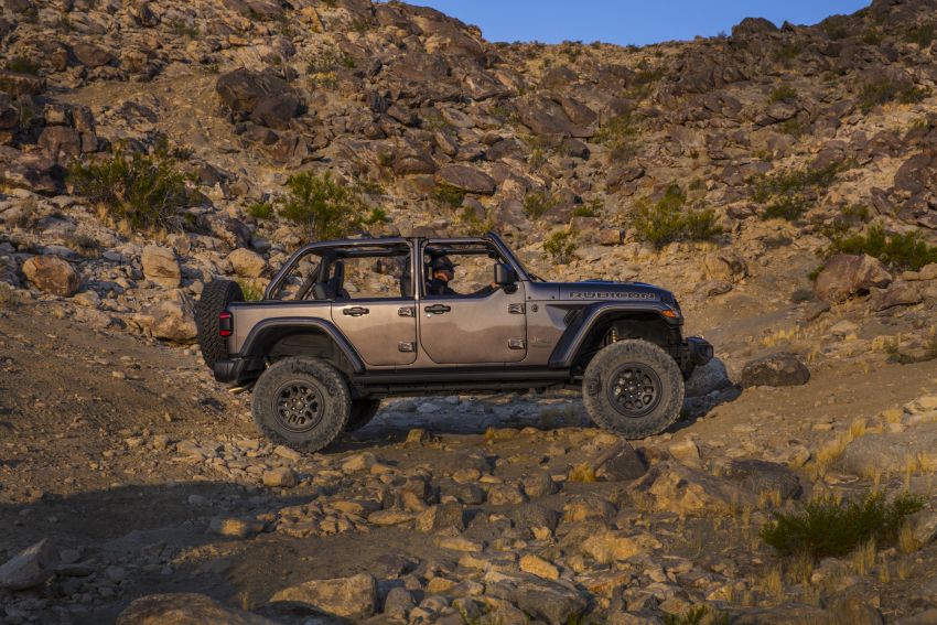 Jeep Wrangler Rubicon 392 debuts – 6.4 litre Hemi V8, 470 hp/637 Nm; 50 mm lift, Hydro-Guide intake ducts 1212154
