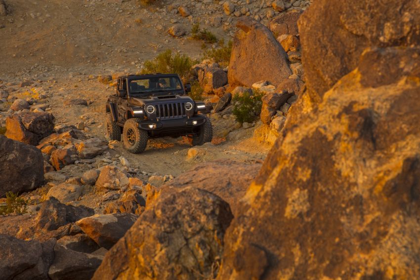 Jeep Wrangler Rubicon 392 debuts – 6.4 litre Hemi V8, 470 hp/637 Nm; 50 mm lift, Hydro-Guide intake ducts 1212155