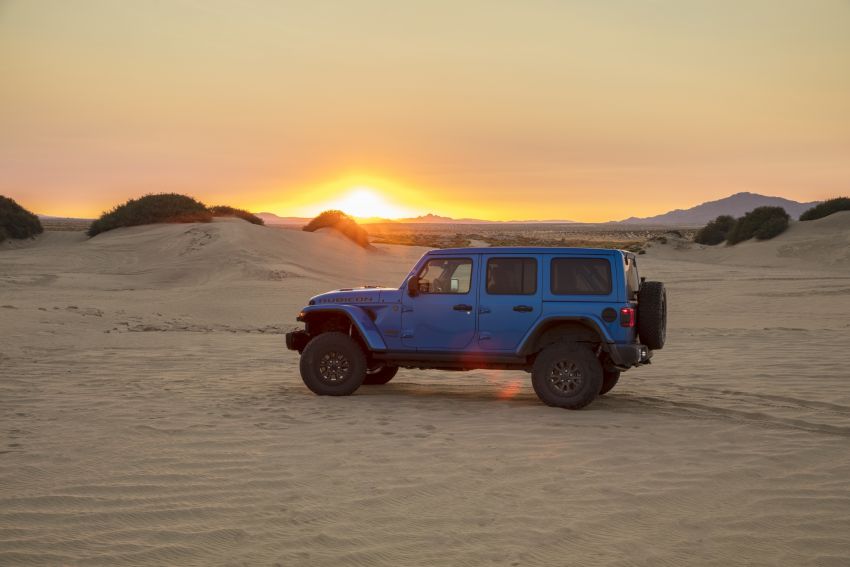 Jeep Wrangler Rubicon 392 debuts – 6.4 litre Hemi V8, 470 hp/637 Nm; 50 mm lift, Hydro-Guide intake ducts 1212128
