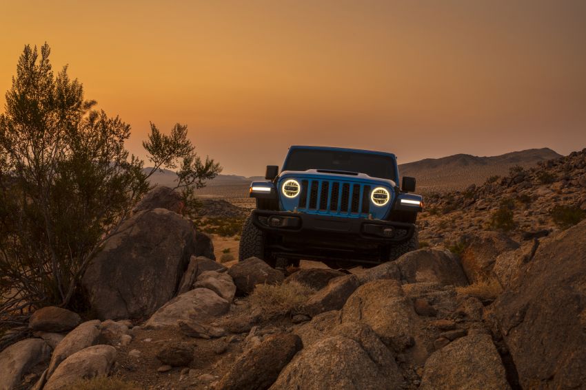 Jeep Wrangler Rubicon 392 debuts – 6.4 litre Hemi V8, 470 hp/637 Nm; 50 mm lift, Hydro-Guide intake ducts 1212129