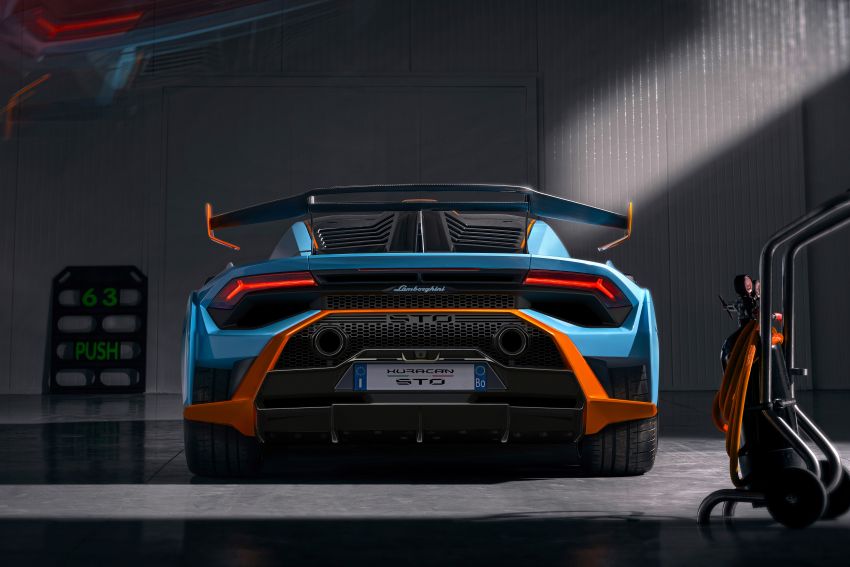 Lamborghini Huracán STO – a race car for the road 1212982
