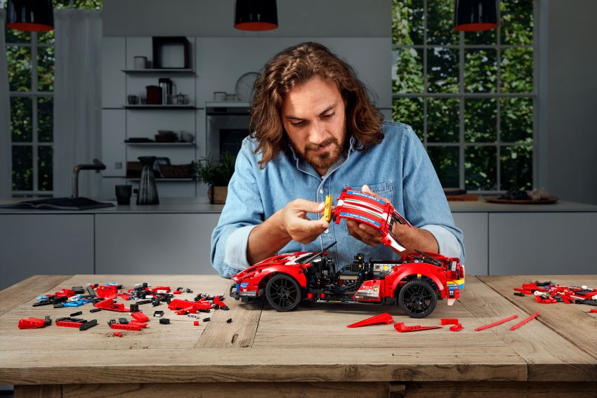 Lego Technic Ferrari 488 GTE revealed – RM799.90 1215982