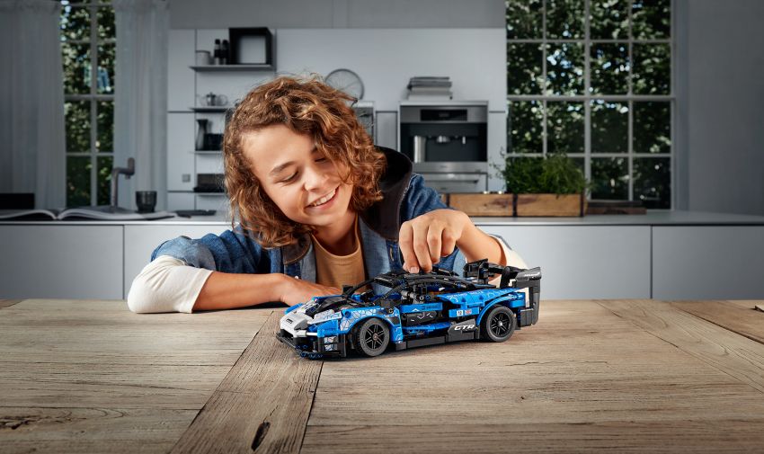 Lego Technic McLaren Senna GTR revealed – 830-piece set with moving V8, dihedral doors, blue livery 1218570