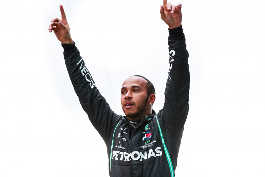 Lewis Hamilton wins 7th F1 title, tied with Schumacher 1210553