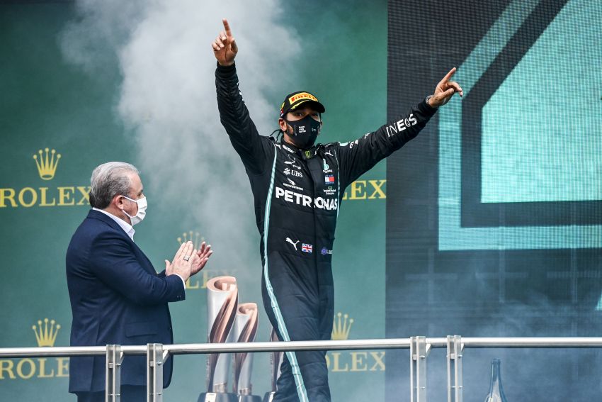 Lewis Hamilton wins 7th F1 title, tied with Schumacher 1210567
