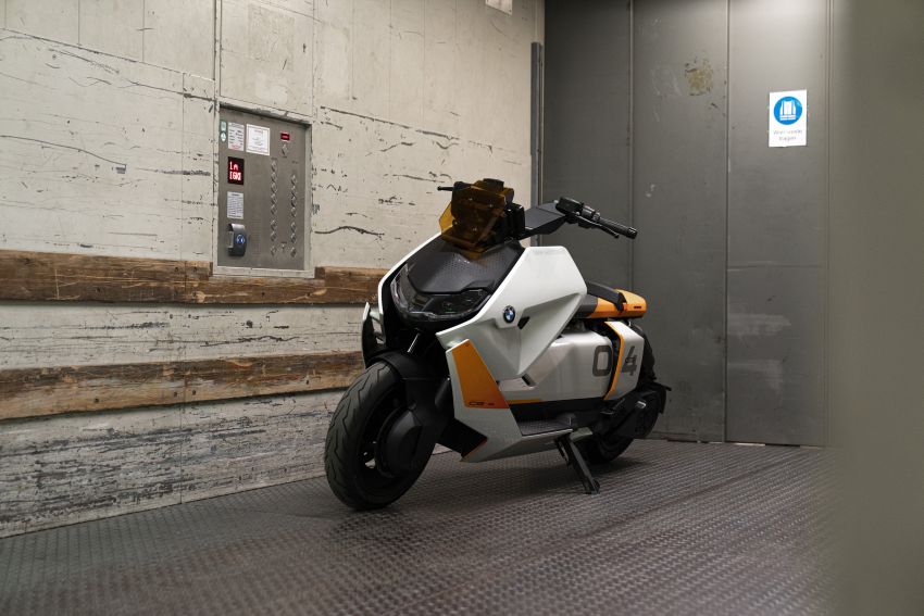 BMW Motorrad introduces Definition CE 04 e-scooter 1208054