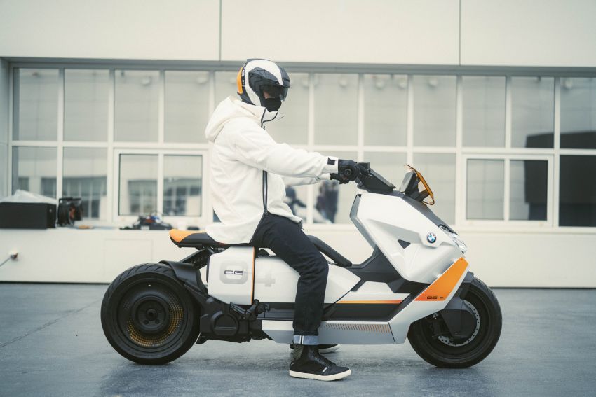 BMW Motorrad introduces Definition CE 04 e-scooter 1208057