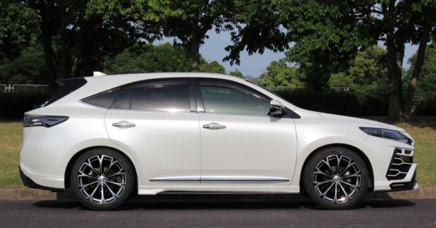 Toyota Harrier dengan bodykit Craftech — klon Urus