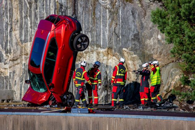 Volvo drops cars from 30 metres up to train rescuers