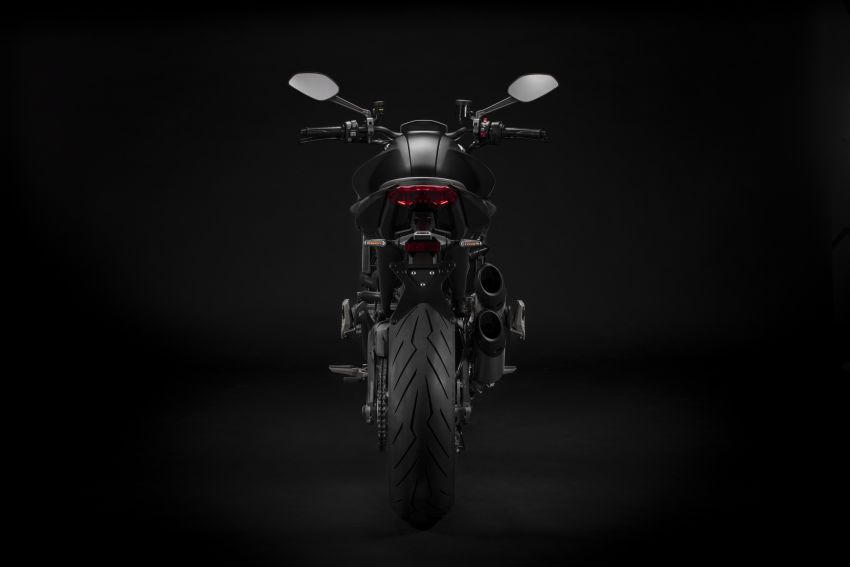 2021 Ducati Monster and Monster+, 111 hp, 95 Nm 1219889