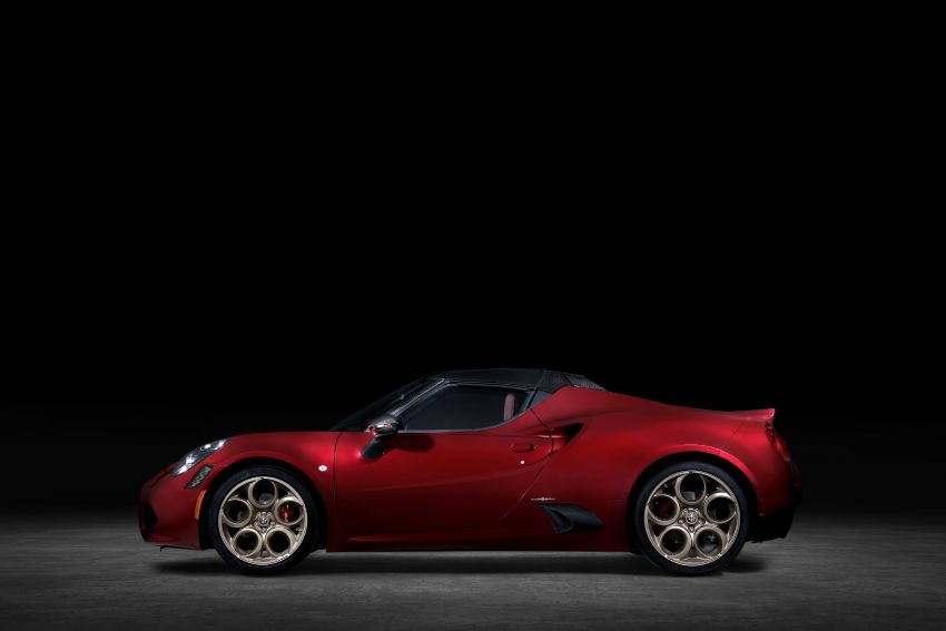 Alfa Romeo 4C Spider 33 Stradale Tributo – 33-unit limited run for the US; homage to mid-engined classic 1224260