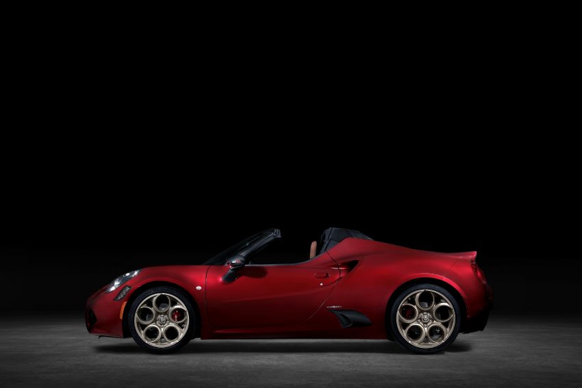 Alfa Romeo 4C Spider 33 Stradale Tributo – 33-unit limited run for the US; homage to mid-engined classic 1224261