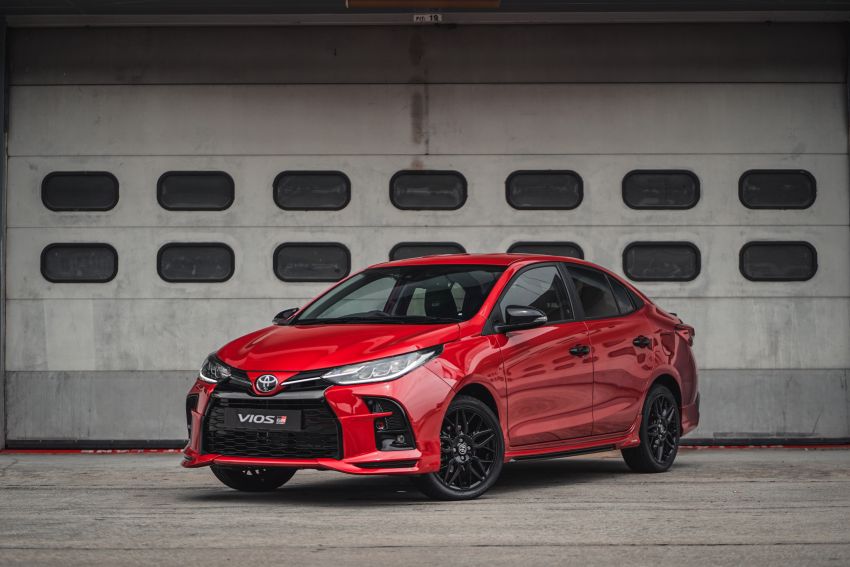 Toyota Vios GR Sport diperkenalkan di M’sia —  CVT ’10-kelajuan’, suspensi sport, rim 17-inci, RM95,284 1225370