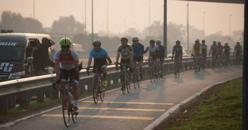Singapore mandates brakes for bicycles on public roads, considering third party insurance for cyclists 1240575