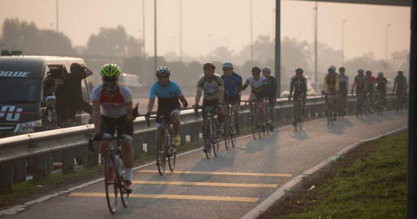 Cyclists want motorcycle lane reserved for weekends 1231008