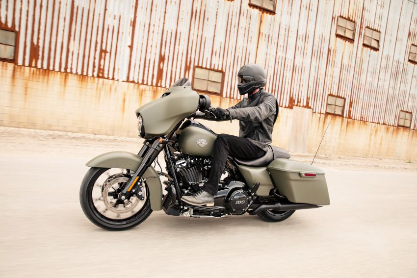 Harley-Davidson tahun 2021 disertai 114 Street Bob 1237530