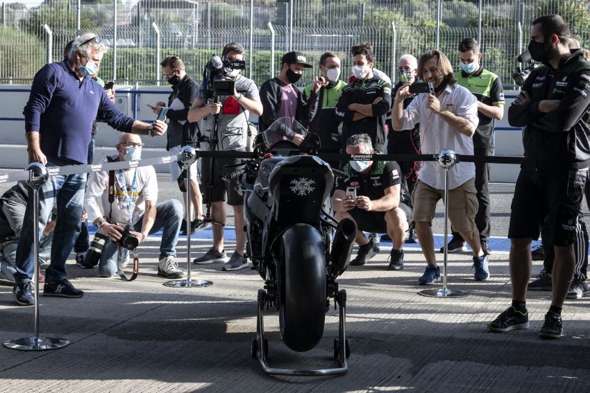 2021 WSBK: Kawasaki Racing Team starts shakedown 1236806