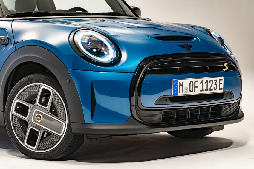 2021 MINI 3-door, 5-door, Convertible facelift revealed – second F55, F56, F57 LCI adds radical new looks 1240501