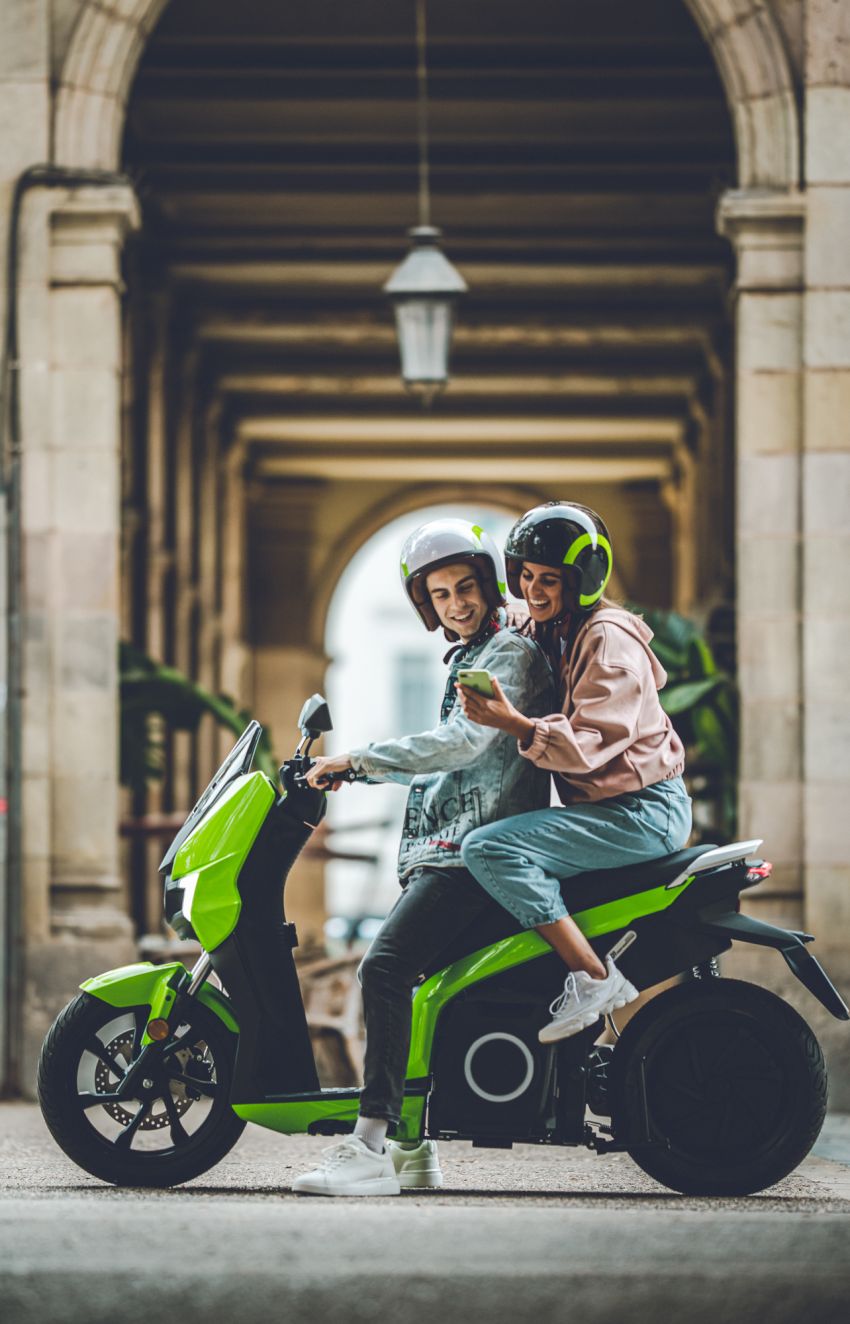 Silence ‘e-moto’ scooter in UK market, from RM15k 1234352