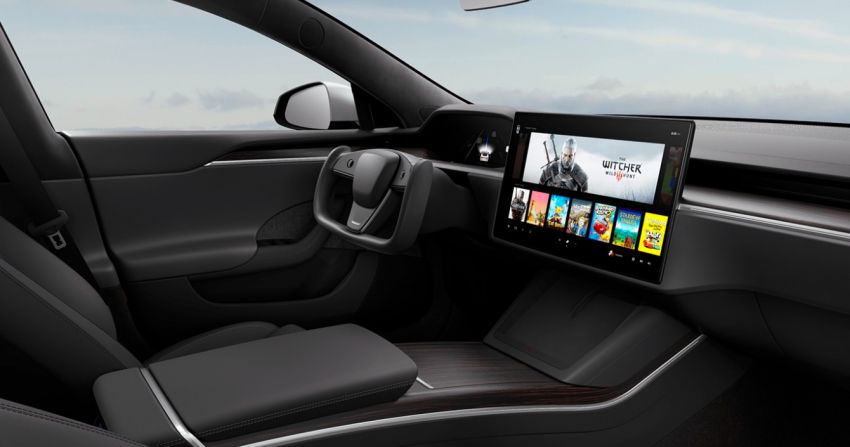 2021 Tesla Model S facelift – new interior with half-rim steering yoke, onboard gaming computer, 1,020 hp Image #1241433
