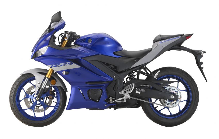 2021 Yamaha R25 – new colour for Malaysia, RM19,998 1238928