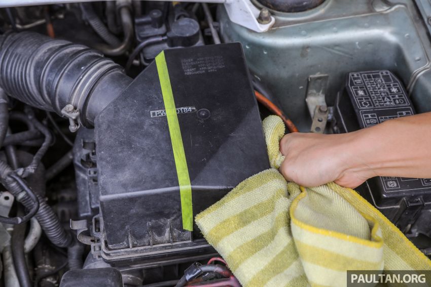 Safest method for cleaning a really dirty engine bay –  brush, towels and some elbow grease, not water hose 1237069
